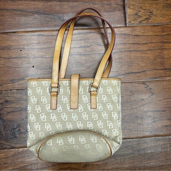 Dooney & bourke monogram signature canvas bucket tote - Picture 2 of 8